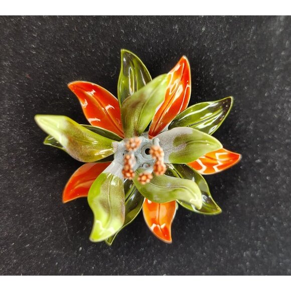 Vintage Enamel Orange Green Lily Flower Pin Brooch, 3D, Mod Retro Floral - Picture 3 of 7